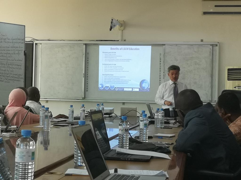ARC_WA_Team's tweet photo. Premier séminaire du centre d'excellence en supply chain management à l'Institut Africain de Management #ARC4SC #ARC_Academia Renforcement de capacités https://t.co/8aTDjsyrEg