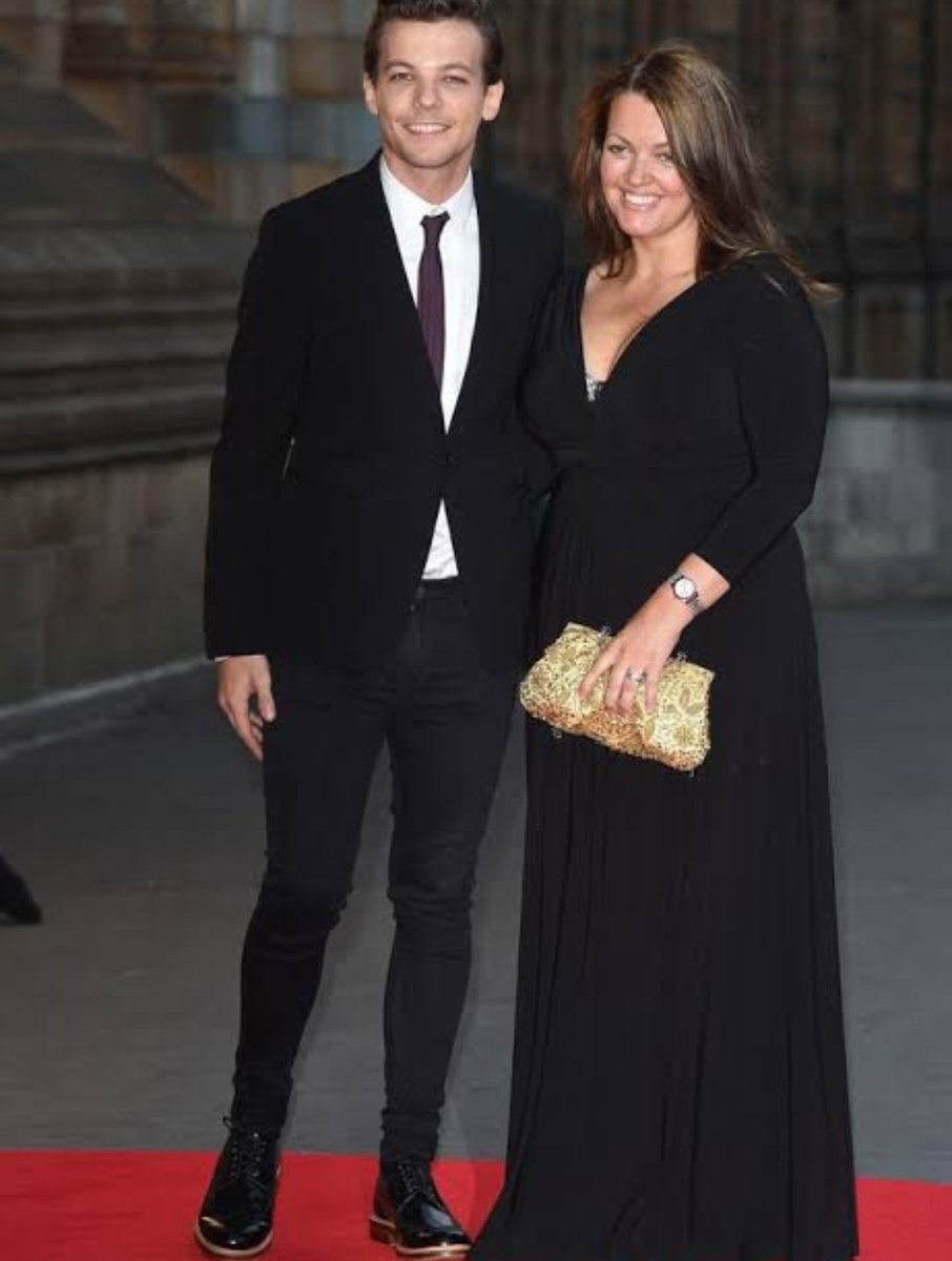 xJessHazel's tweet photo. #BBMAsTopSocial louis Tomlinson https://t.co/hMd5LiXF10