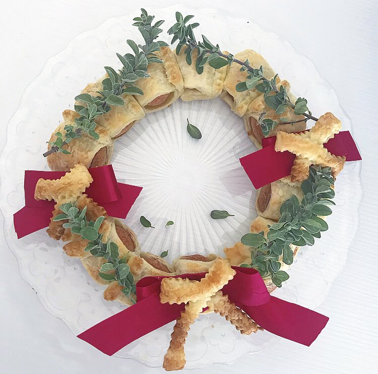 Un aperitivo 🍸 veloce e facile 🤩 da realizzare per le maratone a #tavola 🍽 che continuano con queste feste, #25aprile compreso ✔️... 📝segnate la ricetta salvatempo degno di pasticcioni furbacchioni😜➡️ stileincucina.com/corona-di-past…