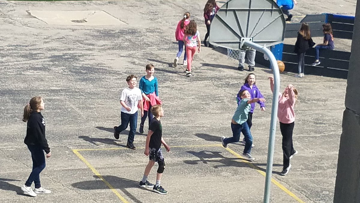 fivecoat_gerry's tweet photo. Looking out the window at lunch recess and wondering how many wish that they were already in college, and wondering how many in college wish they were still here. Appreciate the stage. They are always better in hindsight. #PlaygroundLife #College #Adulting #TeacherLife 😄 https://t.co/XqVg5o8GqF