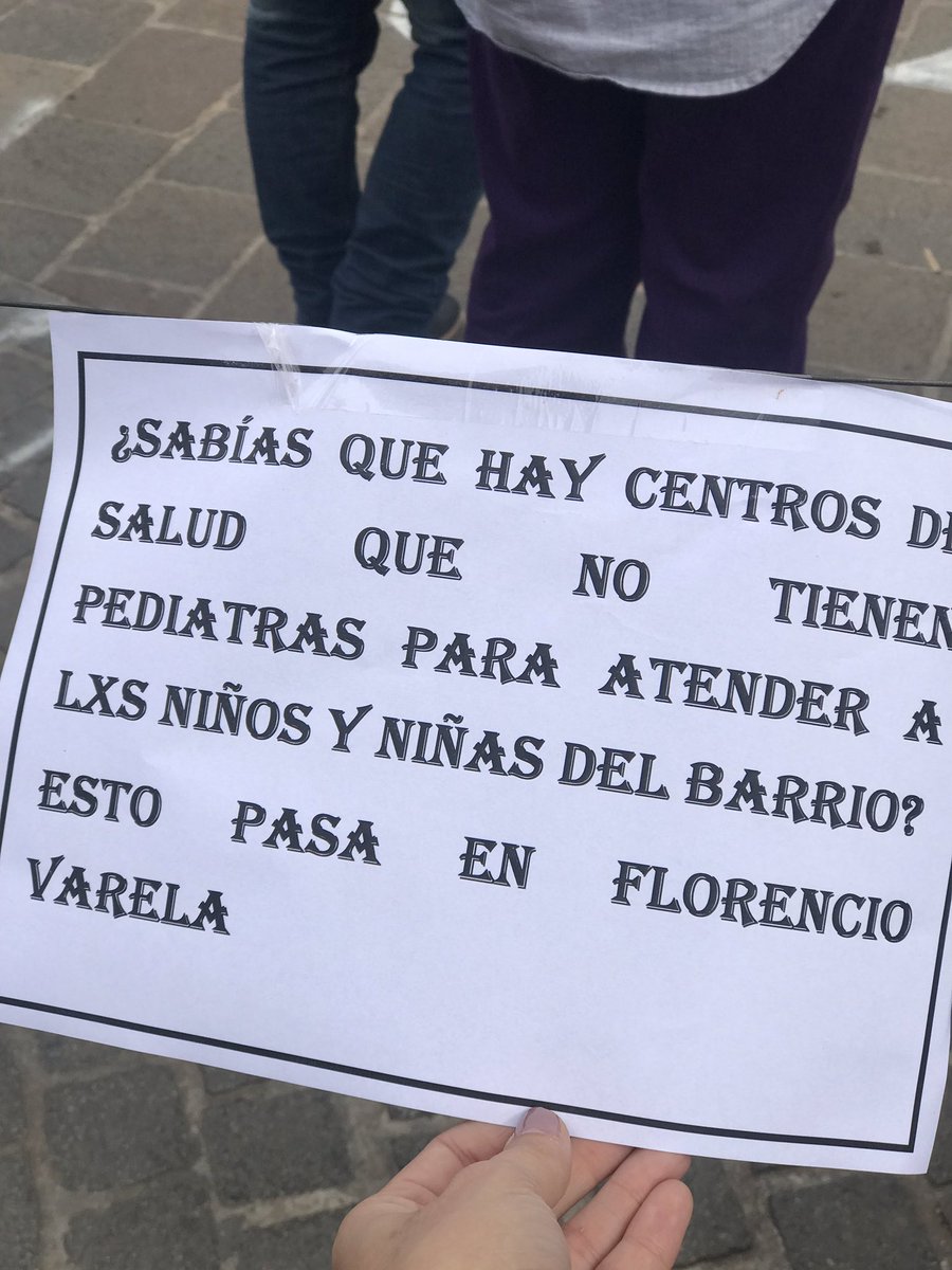 FlorCasamiquela's tweet photo. #AHORA 👉 Pasamos por la asamblea de los profesionales de salud: 

⚠️Faltan médicos 👩🏻‍⚕️👨‍⚕️
⚠️Los que hay cobran mal 
⚠️Faltan insumos 
⚠️Faltan vacunas 
⚠️Hay un deterioro tremendo en la infraestructura. 

La salud es un derecho, tenemos que defenderla. https://t.co/GpkHXErTyD