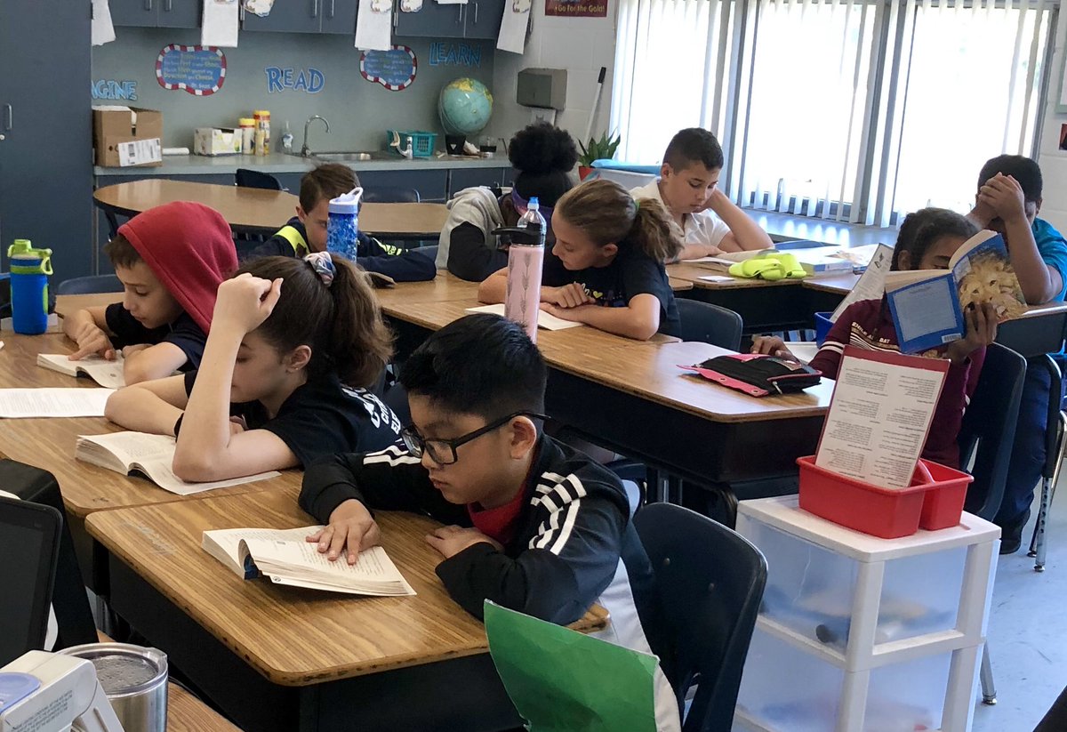 christinevinc's tweet photo. When you leave them at a cliffhanger and they beg you to let them read just one more chapter...Silence never sounded so sweet! @CitrusParkES @HCPSArea2 @bekper https://t.co/euYYzUIEqS