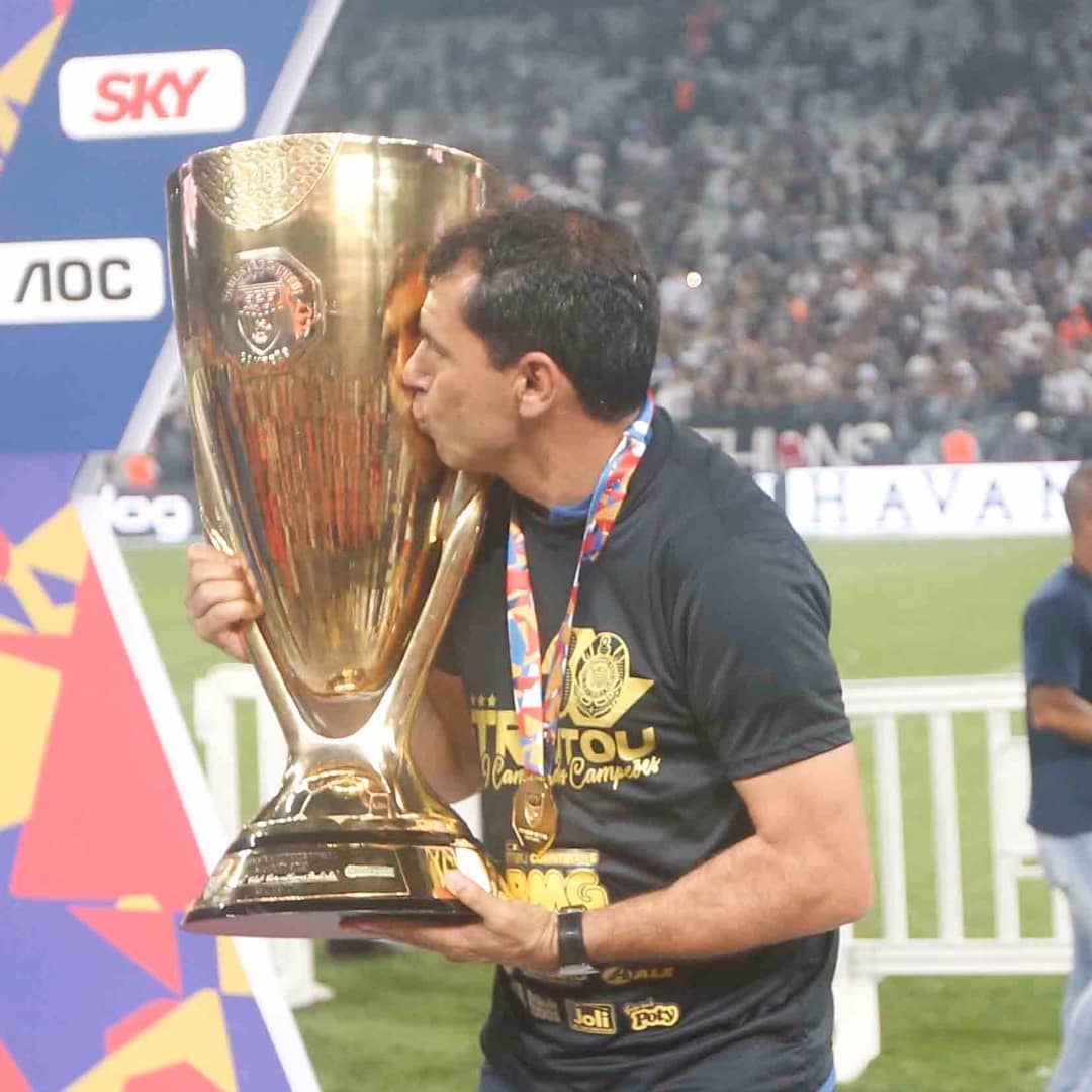 Digo e repito sempre: sou um cara muito abençoado! Extremamente feliz por essa conquista em minha carreira pelo corinthians. Obrigado a todos, ao grupo de jogadores