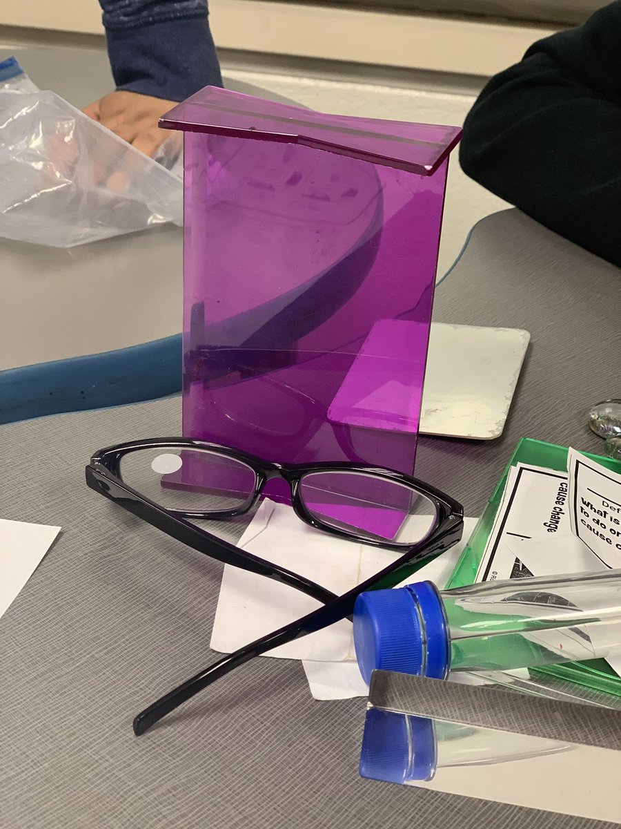 SLakay23's tweet photo. Is it REFRACTION or REFLECTION? Putting finishing touches on LIGHT review stations. @LStevensES @eMC_Squared_TDS @RickettsDeirdre @jmarti25HISD #LightBends #LightTravelsInAStraightLine #Bounces https://t.co/luKn6AqiWD