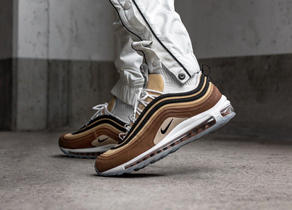 Increíbles como quedan estas Air Max 97 “Barcode” en los pies.

No puedes dejar pasar la oportunidad de conseguir este trozo de historia de la marca del Swoosh.

Tus zapatillas Nike siempre en #sportnova

sportnova.es/zapatillas-hom…