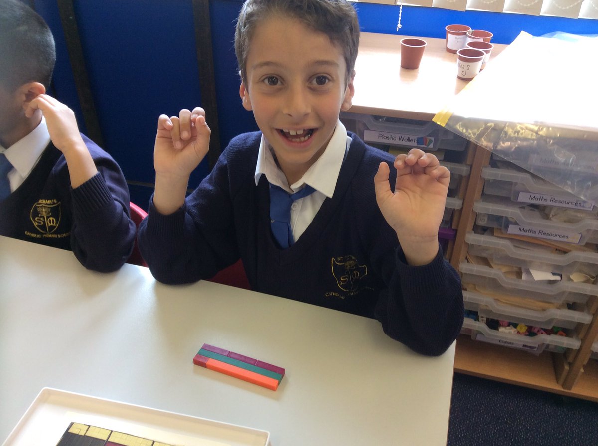OlympiansStm's tweet photo. Do you know how many thirds or halves are equal to 1 whole? Today we experimented with cuisenaire rods and discovered what thirds, halves and quarters actually look like. #STMMaths #STMproblemsolving https://t.co/em6W3Oq1Qo