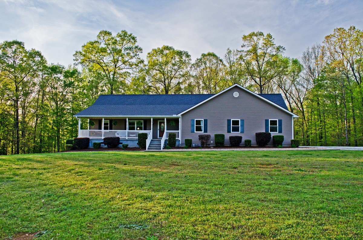 RealEstateSC's tweet image. 6 bd 3.5 ba $349,900 Custom built home with 5.8 acres for sale greenvillerealestatehub.com/property/13902…