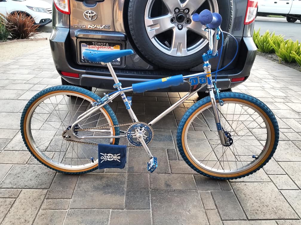 OutsidersBMX's tweet photo. 1981 24" DG Cruiser in original condition 🔥 Only a handful known to exist #outsidersbmx #OTSDRS #bmx #bmxoutsiders #vintagebmx #bmxroots #bmxhistory #bmxaction #oldschoolbmx #bmxracing #factoryotsdrs #topshelf  #expensivehobby #bmxproducts #DGbmx #nothingrestored #originalfinish https://t.co/MpyMB3cAZS