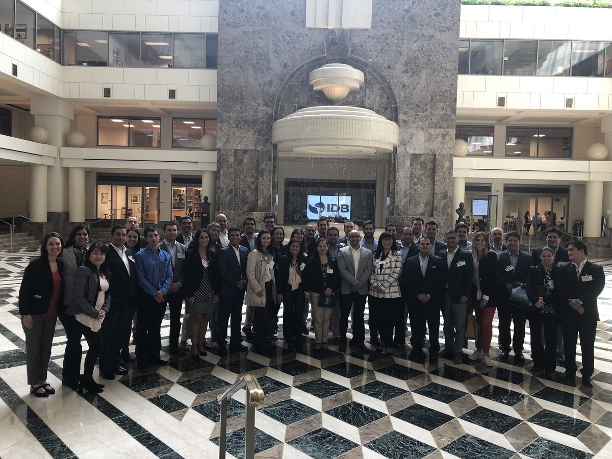 LuisSimonTWITT's tweet photo. Hoy en el #VisitorsProgram de @el_BID recibimos un gran grupo de la @udelpacifico #Perú @georgetownuniversity #MyIDBvisit https://t.co/9EVehPISkE