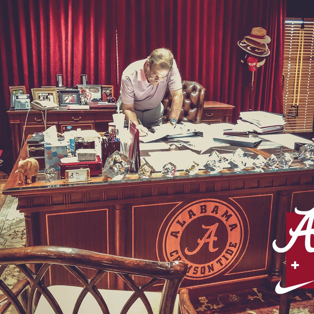 AlabamaFTBL's tweet photo. Can’t slow down a 🐐

#BamaFactor #RollTide https://t.co/QHEibEjghT