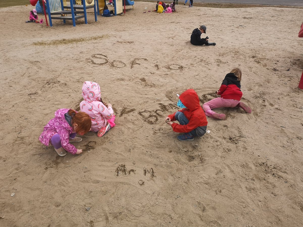 Mister_McLean's tweet image. We practice our writing even outdoors! Nothing like some sand and a twig to create with! 😁 @OLPeaceOCSB #LanguageIsEverywhere