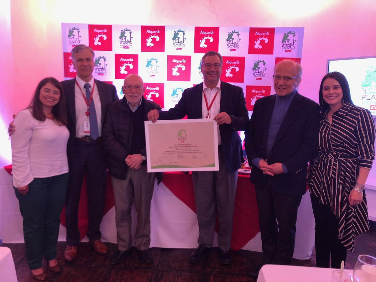 manuel_rodb's tweet image. Hoy, Alquería se comprometió a ser carbón neutro para el año 2030. Si las grandes empresas de Colombia hiciesen compromisos similares, seguramente Colombia podría cumplir con creces las metas que se fijó en el Acuerdo de Paris sobre cambio climático.