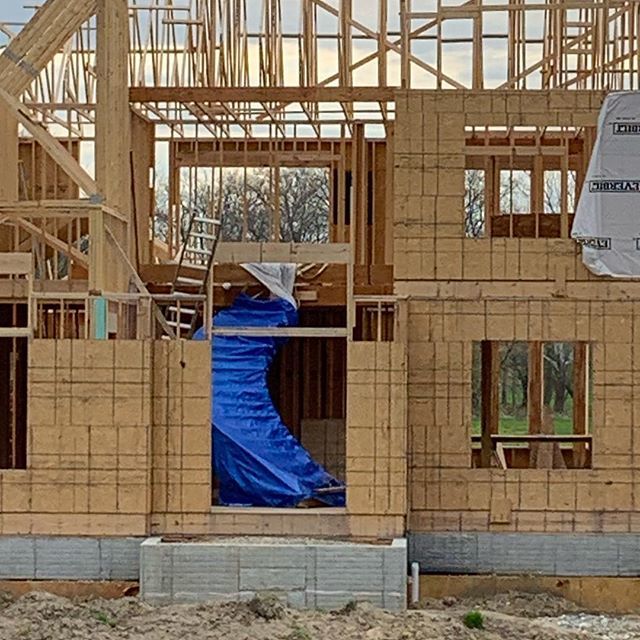 EvergreenOhio's tweet photo. Scheduling!!
Planning!!!
This is why you hire a contractor!

Driving past a jobsite today where the framing’s been going on for a longgggg time. 
Well the finished staircase apparently arrived and was installed. 
#rainrainstayaway(for at least two more w… https://t.co/OASh9fBcf1 https://t.co/3hNQ51J92i