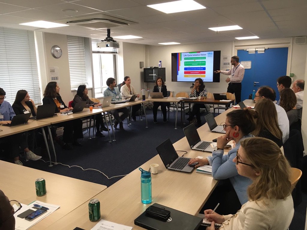 Industrial meeting and expert meeting of the Life Cycle Initiative #SocialLCA Guidelines are underway at the @UNEnvironment Paris offices. 35 experts in S-LCA and representatives from industry have kicked off discussions that will go until 26 April. lifecycleinitiative.org/event/2nd-cons…