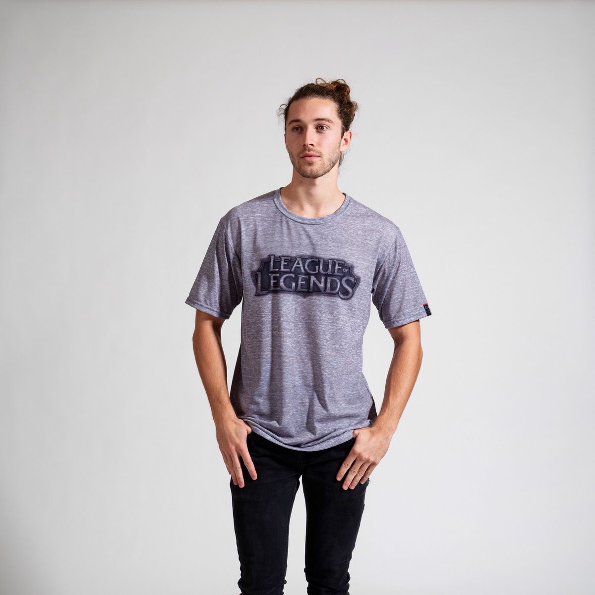 RapidThreads's tweet image. Custom e-sports apparel for the toughest player in the arena. 🎮 #RapidThreads #LeagueApparel