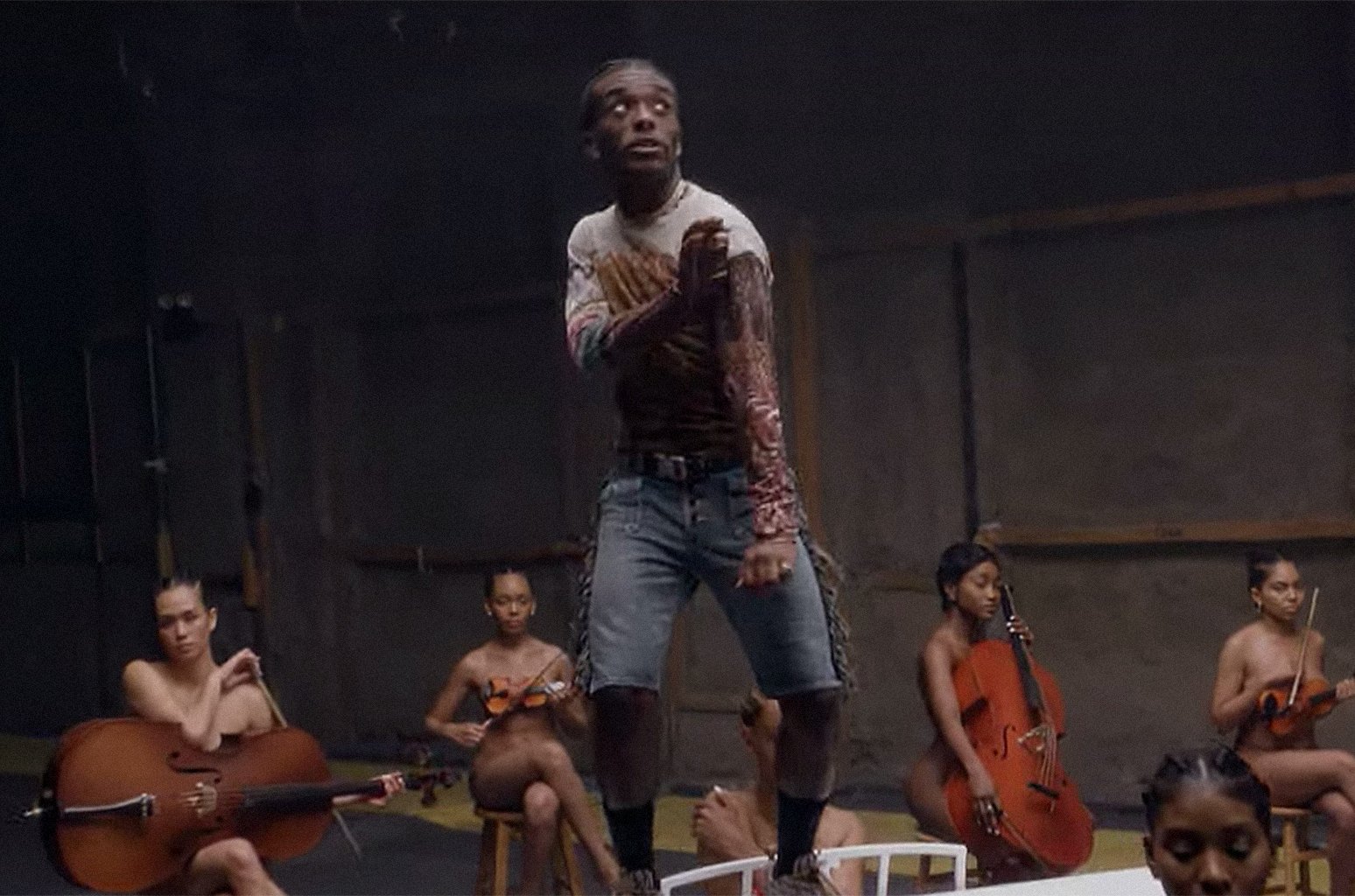 billboard в X: „Watch @LILUZIVERT dance with a naked orchestra of women in  #ThatsARack video https://t.co/LAsMPF54tN https://t.co/XMWOYfSPjV“ / X