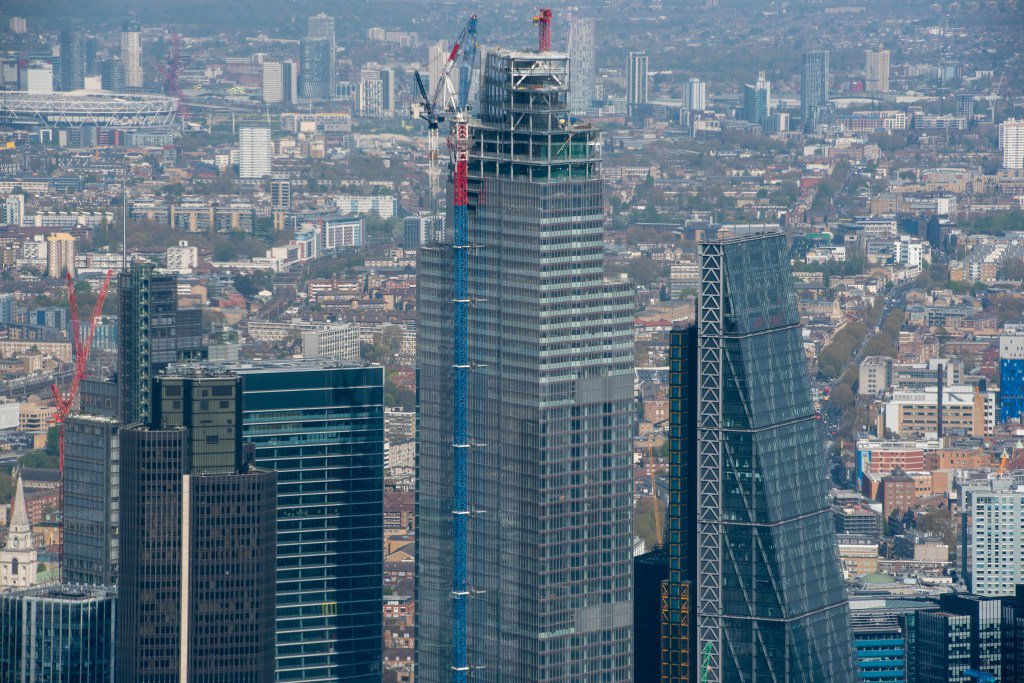 ebgheli's tweet photo. London City building work. #helicopterridelondon
#londonhelicopter
#helicopterlessons
#londonhelicoptertour
#helicopterflights
#londonsightseeingtours
#ondonsightseeing https://t.co/SYiJYpp0TN https://t.co/IFUpUYbOZK