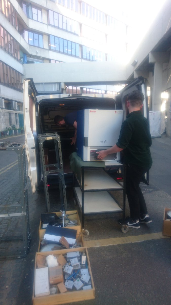 BDaviesGeo's tweet photo. Waving goodbye to @VolcanoJenni's experimental kit! Great to meet @FabianWadsworth & discuss redox, rheology & the best coffee on campus after all the twitter hype!
#volcanology @ueaenv
@Durham_Volc https://t.co/w1tMxnoglC