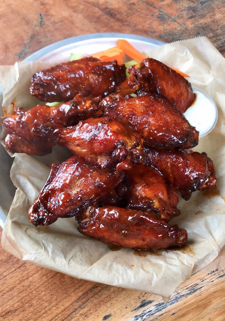 stbcemptypint's tweet photo. Wing Night 4PM-close. Come try this smoked goodness! They pair perfectly with any one of our cold drafts 🤤 https://t.co/dU1LJE8xP4
