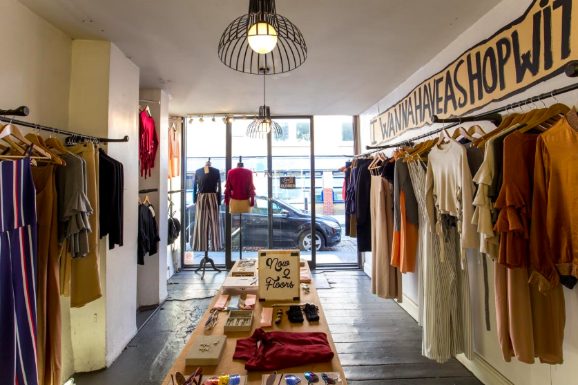 Storefront's tweet photo. LAST DAY TO SUBSCRIBE ! 
We're hosting our first webinar on 4/25! Talking all things retail and pop-up shop with @mmlafleur -->  #poweredbyStorefront

 https://t.co/K0Bg5eRkMF https://t.co/qrNnot4wjd