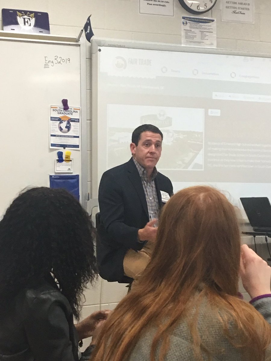 blount5987's tweet photo. Mayor Brandon Smith speaks to Mrs. Wells’ English 3 students about his responsibilities as they embark on a new PBL experience. @BradNickles @EmeraldGwd50 @Gwd50Schools https://t.co/NGOPcK4asu