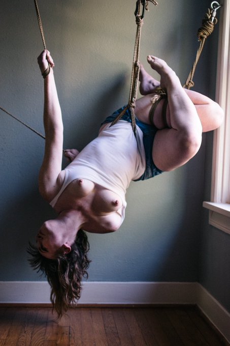 Finding strength through minimalist rope and bottom-led transitions.   Tied and shot by @secondfloor_fet