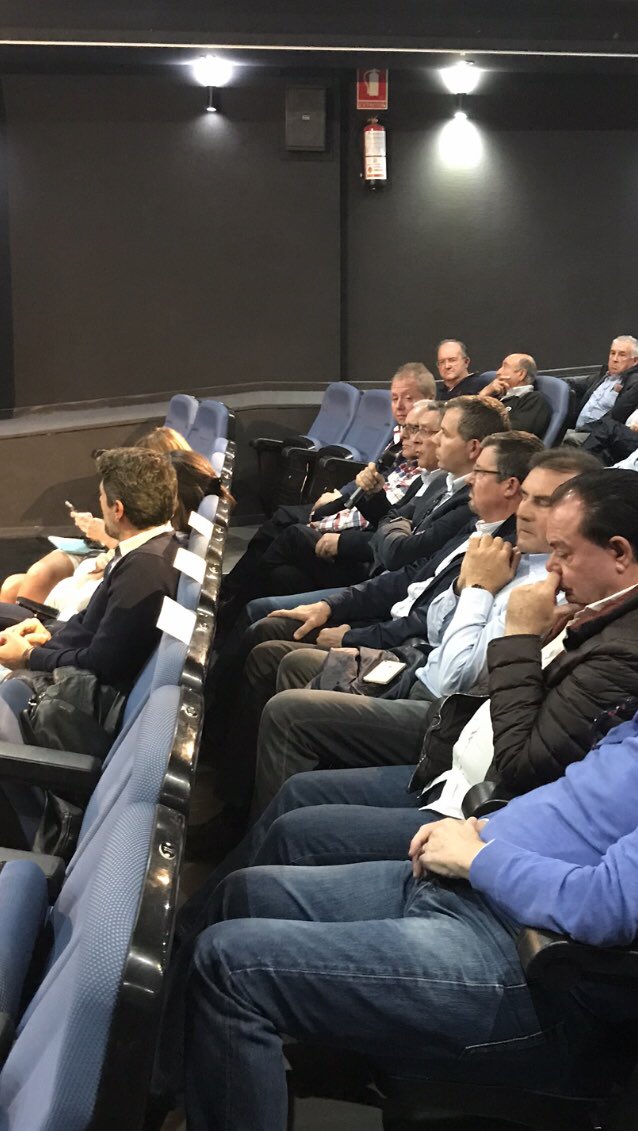 PPHuercalOvera's tweet photo. Huércal-Overa tiene influencia con el nuevo gobierno del PP en Andalucía para sacar muchos proyectos adelante.

Hoy nos reunimos en el Cine para buscar soluciones, junto con los Agricultores y Regantes, a los problemas del agua en Huércal-Overa. https://t.co/xA95BvvxOg