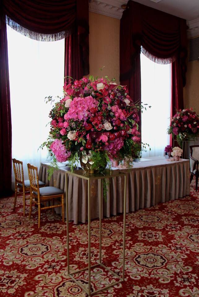 Marginpar's tweet photo. Colorful wedding inspiration with a selection of #Marginpar flowers styled in @AmstelHotel Amsterdam! Flowers styled: #Clematis Amazing® Inspiration, #Astrantia Star of Promise, #Chasmantium, #Hypericum Season and #Scabiosa Red Velvet! (photo and styling by @lmflowerfashion) https://t.co/60OpOWhr06