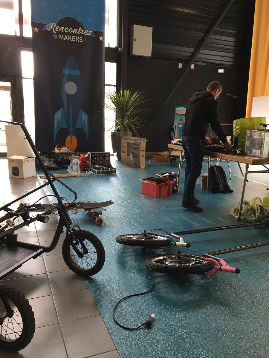 Makemefamily's tweet photo. Ça y est, Makeme Fest Angers est en place et les premiers Makers arrivent 👍 Rendez-vous demain à 🕙
#MFA19 https://t.co/UGBCO1zbmR