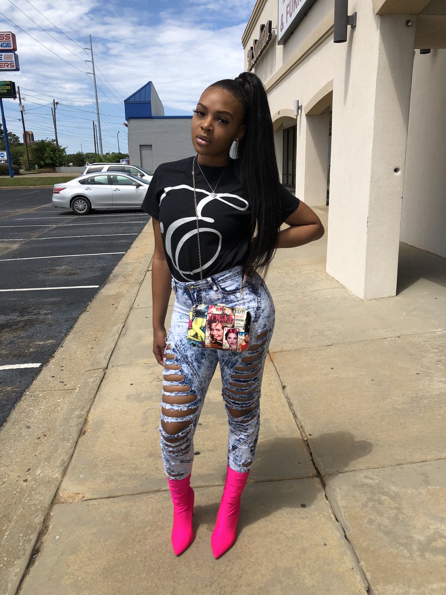 its_diamondeee's tweet photo. Many were called but I was chosen .. Your new E.L.I.T.E model 😜 #19TAP #LOVE&HIPHOP #MODEL https://t.co/larkgoETXs