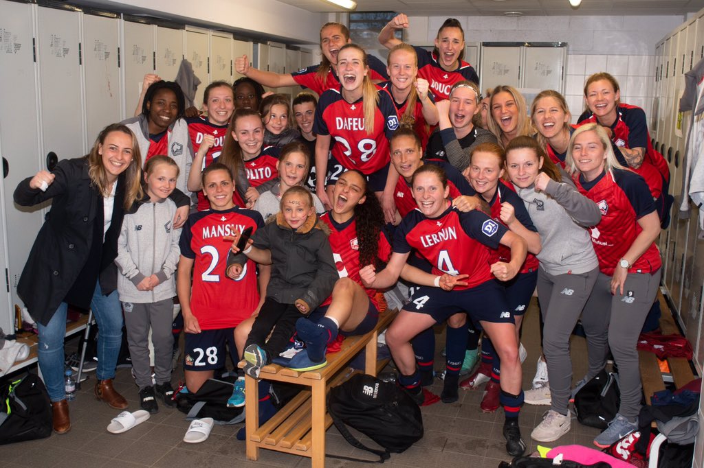 LOSC_Feminines's tweet photo. Cette TEAM du @losclive est incroyable, elle mérite le MAINTIEN #LOSCASJ https://t.co/pF0e2nh9Hi
