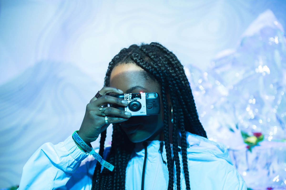 thecurrentdaily's tweet image. To celebrate this year&apos;s #EarthDay @thenorthface closed 113 of its stores and encouraged employees and customers alike to go outside and discover the great outdoors, as part of a wider #ExploreMode campaign 🌈 ow.ly/OLBy30ovED1