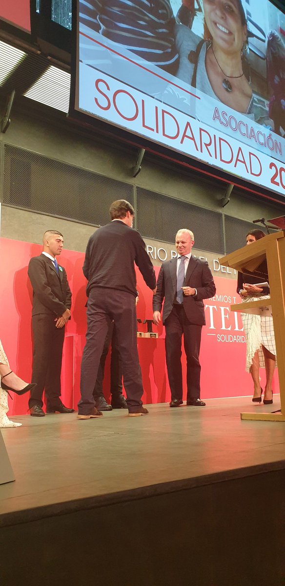 Enhorabuena a <a href="/telva/">Telva</a> por los #PremiosTelvasolidaridad con los que se ayuda a diferentes organizaciones y donde <a href="/HyundaiEsp/">Hyundai España</a> ha colaborado aportando ayuda a la <a href="/ONGMundoJusto/">ONG Mundo Justo</a>, que ofrece ayuda a mujeres en riesgo de exclusión y a ADESCI para sus proyectos en el norte de Uganda.