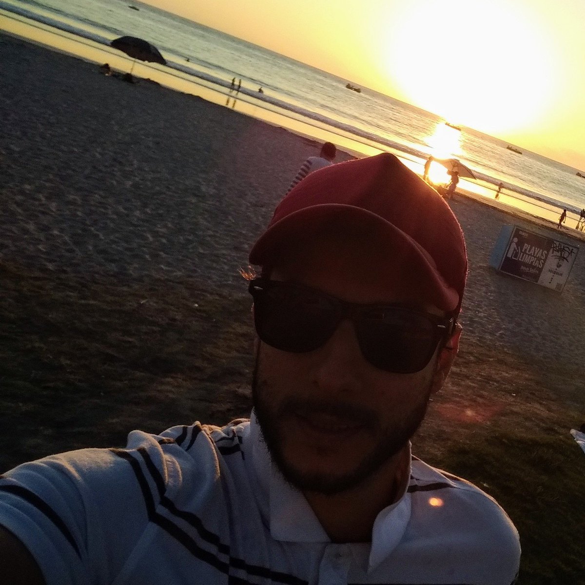 willdermanactor's tweet photo. A veces también me oculto con el sol. Feliz vida. https://t.co/V8eyL9MATx