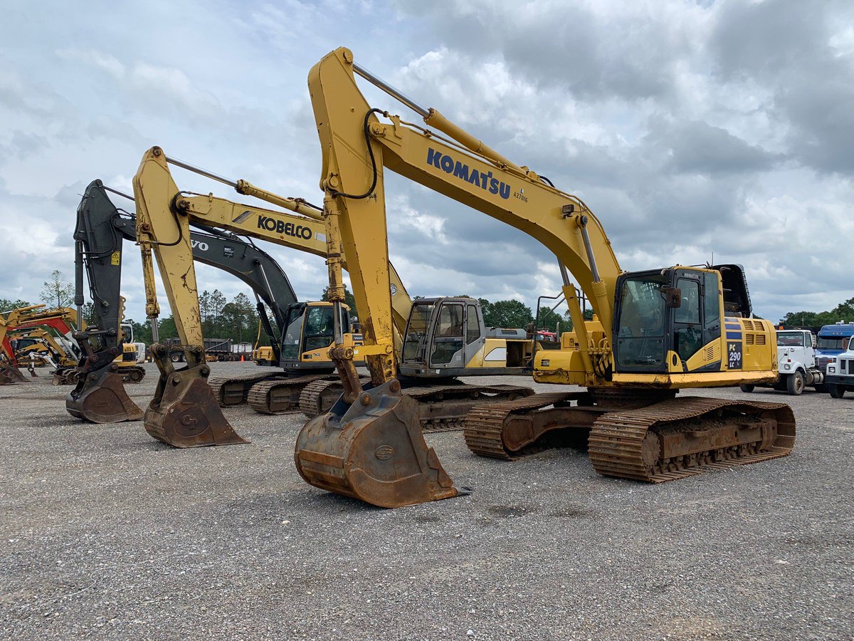 JMAuctioneers's tweet photo. We're already setting rows for the next #auction in #Brooklyn, MS. This #auction is going to be TWO FULL DAYS! Please remember we are starting early at 9 AM &amp; will be running two rings! Fri &amp; Sat, May 10 &amp; 11. #JeffMartinAuctioneers #Auctions #YardFull  https://t.co/smkX9HP92H https://t.co/4jcisok41M