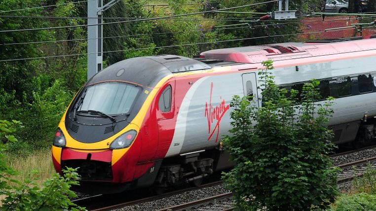 MrAdamAyres's tweet photo. They must’ve heard me moaning about standing 5 hours crammed against the train door on my way to Edinburgh last week!
Virgin calls for rail shake-up to end standing on long-distance routes
https://t.co/A5Quo1E93Y https://t.co/N32sYxeBXC