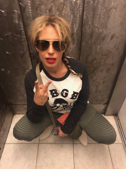 V is for victory..not a peace sign. fuck ur peace sign🖕🏼Victory baby💦 #porn #patriot Lettin freedom ring-a-ling-a-ding-DONG<a href="/tag/porn"class="tags"><span>#porn</span></a><a href="/tag/patriot"class="tags"><span>#patriot</span></a>