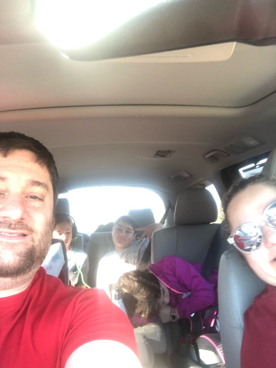DanaLitman's tweet photo. #DallasOrBust #NationalJrHighChessTournament #RoadTrip #ChessLife https://t.co/vmdAT6RhaT