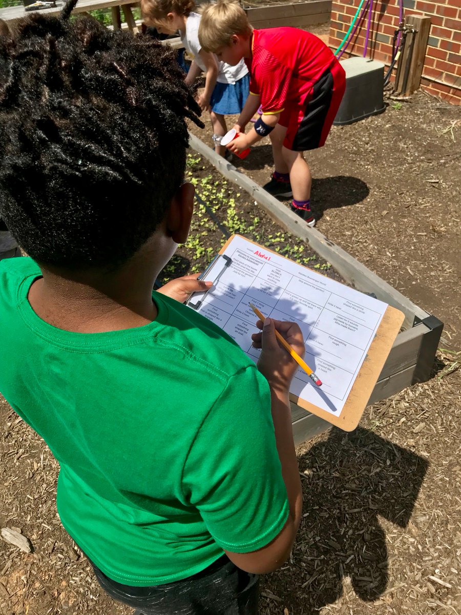 FoodPrintsCHCS's tweet photo. Thank you 1st graders for helping us celebrate Earth Day @WatkinsDCPS by watering the garden and doing a garden appreciation scavenger hunt! As one first grader said, "Every day is Earth Day to me!" @FoodPrintsDC @CHCSPTA https://t.co/KYdZIAHoG6