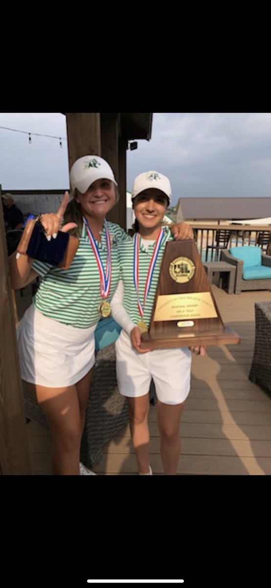TheOSwings's tweet photo. Your LT Girls Golf team is 2X region CHAMPS!! Shot 73/71 (E) to place second individually. BLAZERS ARE STATE BOUND FOR THE SECOND YEAR IN A ROW!!! So proud of these girls:) https://t.co/OKnIEmr9MW
