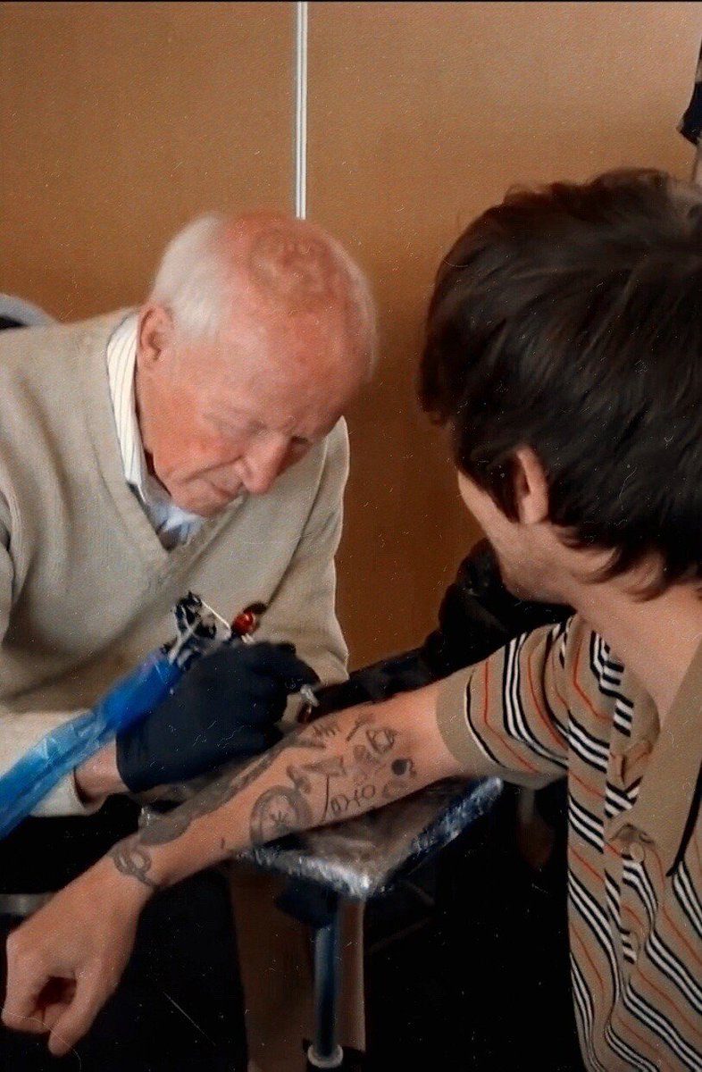hwtscherry's tweet photo. Ｉ'ｍ     ｉｎｌｏｖｅ     ｗｉｔｈ     ｙｏｕｒ      
ｈｅａｒｔ ♡

#BBMAsTopSocial Louis Tomlinson @Louis_Tomlinson https://t.co/3xMnaGbbgh