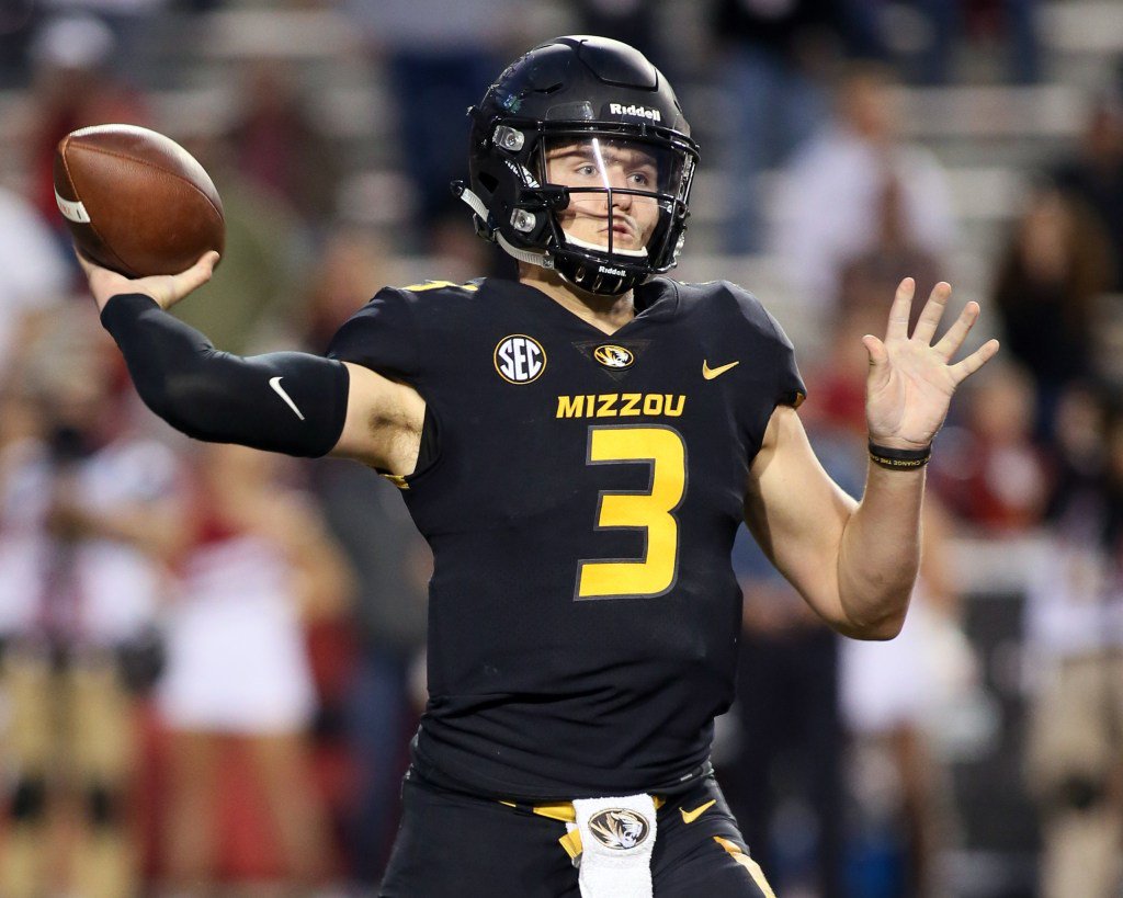 A Complete 2019 First Round Mock Draft 4.0: Washington and Miami move up to select franchise QB’s isportsweb.com/2019/04/24/a-c…