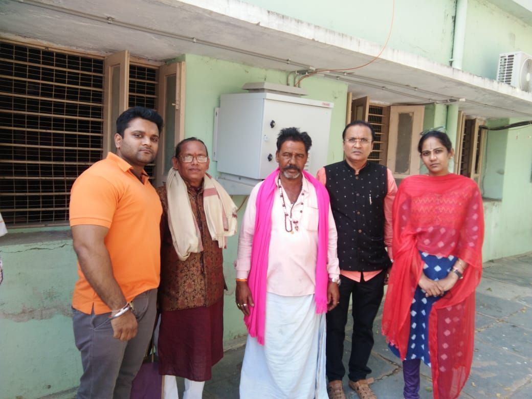 agniveer's tweet photo. Minor Dalit H girl bu®nt by 40yr J!hadi in Kurnool.
Self proclaimed Dalit activists nowhere to be seen.
@agniveer intervened. Helped get best treatment 4 lethal burn injuries.
#IamAgniveer #BringBackSanjeev #BringBackvashiSharma https://t.co/u9Nk8EZpt6