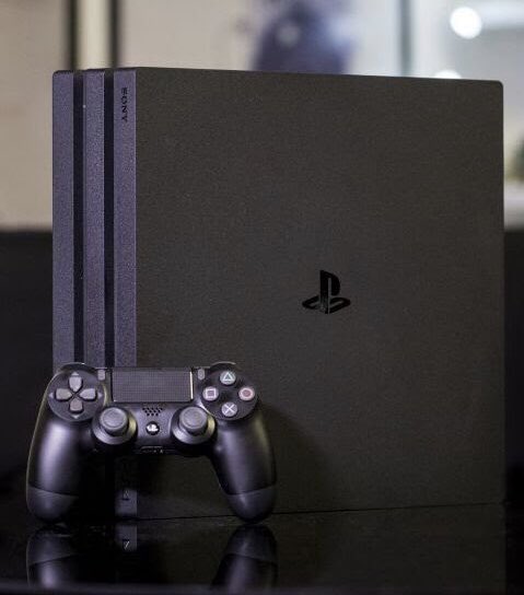PreferezVous_'s tweet photo. ➡️ Préférez-vous la PlayStation ou la Xbox ? ⁉️

♻️ RT pour la PlayStation
❤️ FAV pour la Xbox

Qui gagnera ? 😏 https://t.co/JCVBeXprbB
