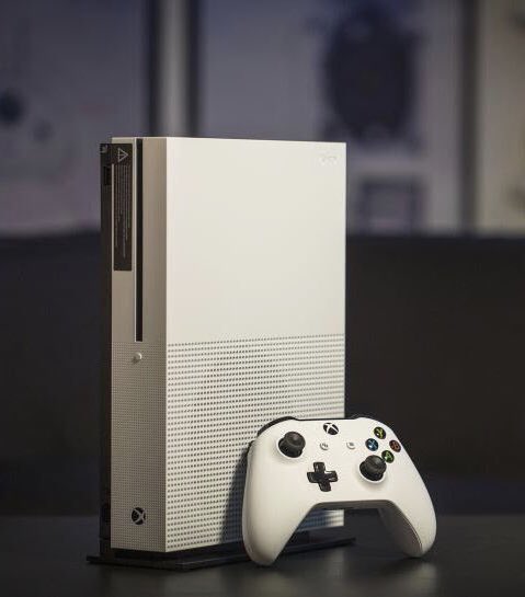 PreferezVous_'s tweet photo. ➡️ Préférez-vous la PlayStation ou la Xbox ? ⁉️

♻️ RT pour la PlayStation
❤️ FAV pour la Xbox

Qui gagnera ? 😏 https://t.co/JCVBeXprbB