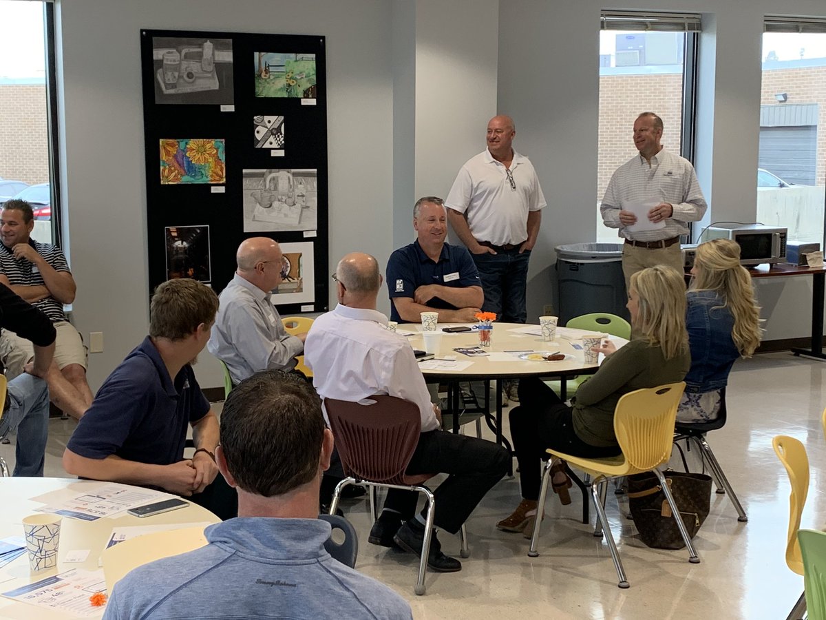 wielandbuilders's tweet photo. Today we hosted our annual trade partners breakfast. Thanks to everyone who helps Wieland Builders build beautiful homes! Special thanks to the talented culinary students @ButlerTech for the delicious breakfast! #builderbreakfast #pinkribbongirls #appreciation https://t.co/NMA19NNtRt