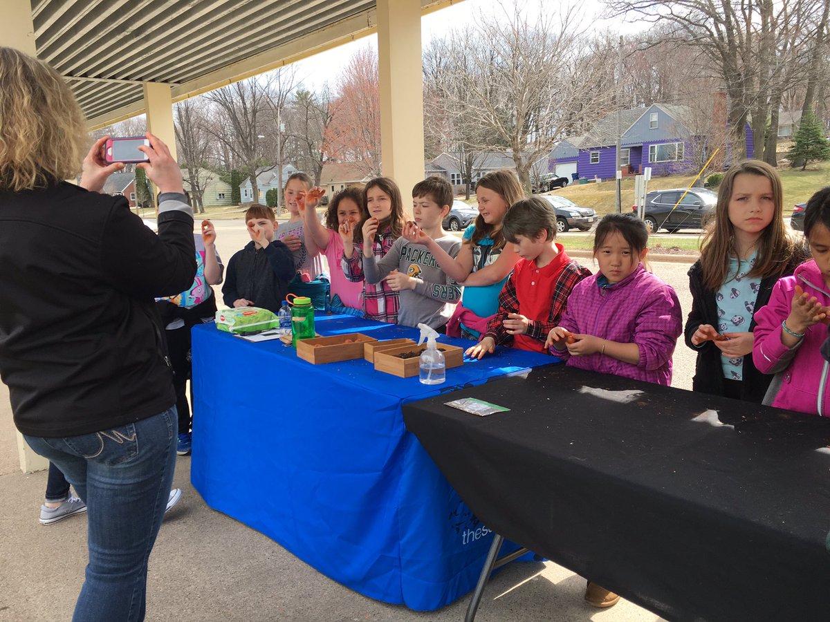 DcOrganization's tweet photo. Thank you guys for helping our community on Earth Day!! https://t.co/Id5mzkOCPM
