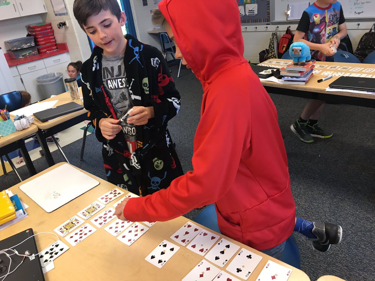 ErikaCompton13's tweet photo. Mean, median and mode card crazy!#PBMUSTANGS #Mapprep #4thgradecardsharks https://t.co/g4KSjKeURZ