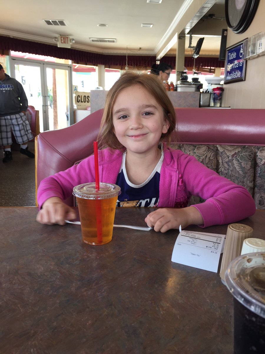 chriscastro2011's tweet image. @welliver_titus Thanks for another great season Guys! I just realized my daughter looks like a young Maddie. @BoschAmazon @aquino_amy @JamieHector