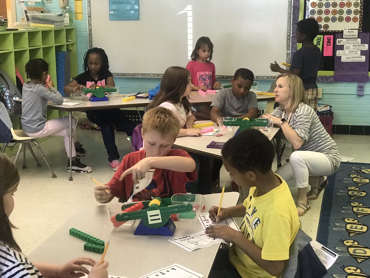 kmotton's tweet photo. I spotted Bulldog learning in Erica Martinez room! @NatB0107 @msyestawat @SCS_Bulldogs @shellyhollis7  #changinglives #EqualSigns #balancebeams #TrueorFalse https://t.co/qekztlRapL